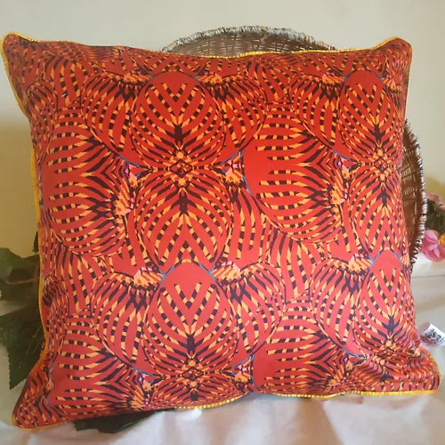 Lynnett Cushion