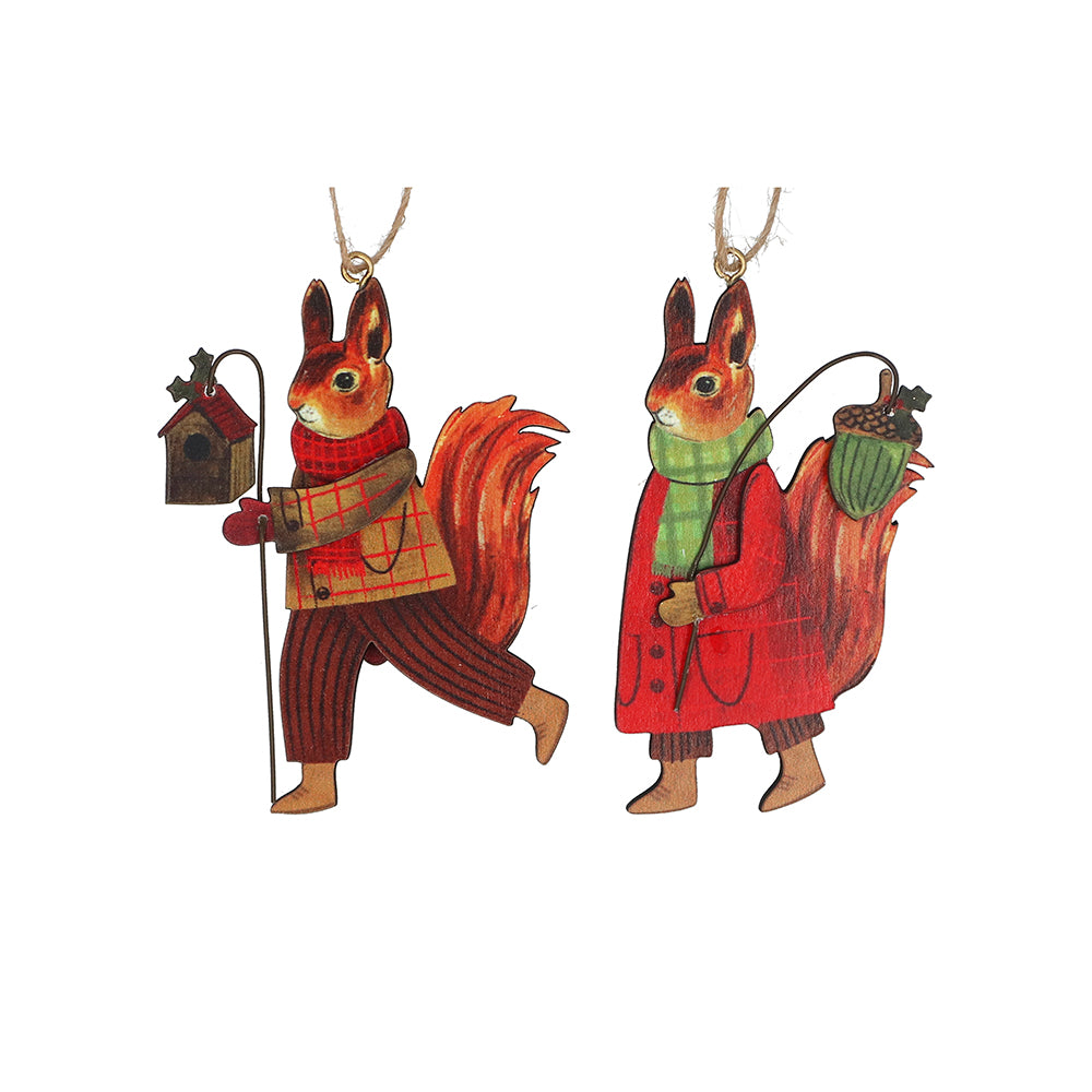 Wood Squirrel in Plaid Decoration